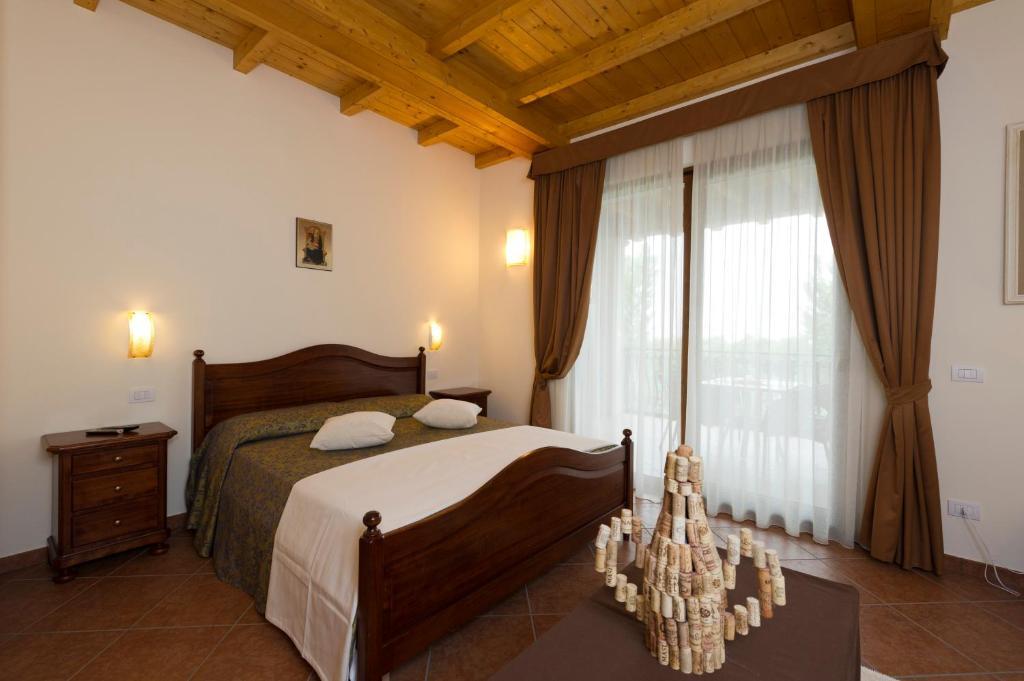 Locanda Ristorante Al Cardellino Bardolino Bagian luar foto