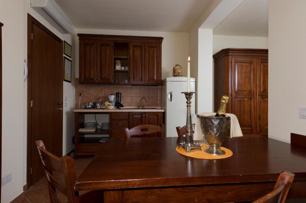 Locanda Ristorante Al Cardellino Bardolino Ruang foto