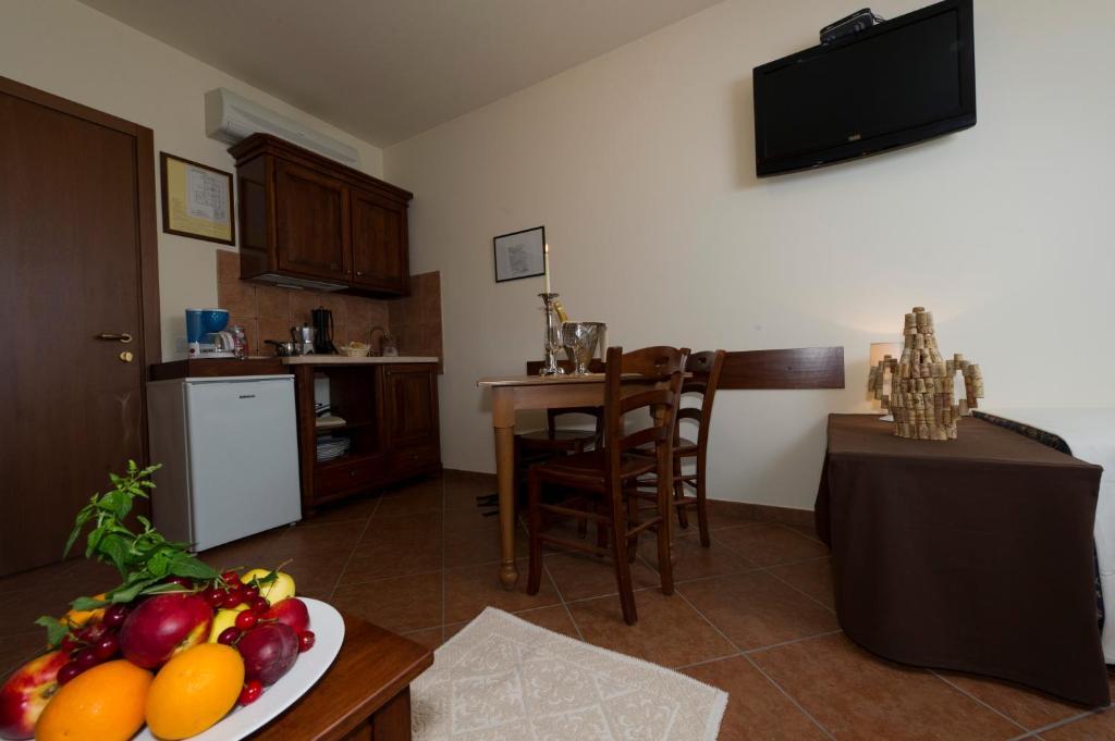 Locanda Ristorante Al Cardellino Bardolino Ruang foto